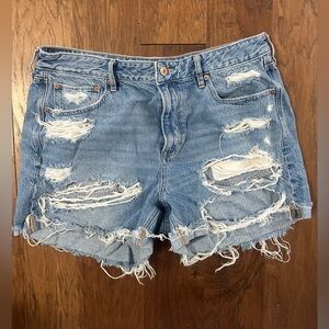 American Eagle Distressed Denim Shorts – Size 14